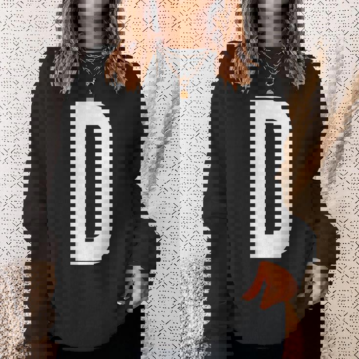 文字d アルファベットモノグラム イニシャル。 スウェットシャツ 彼女への贈り物