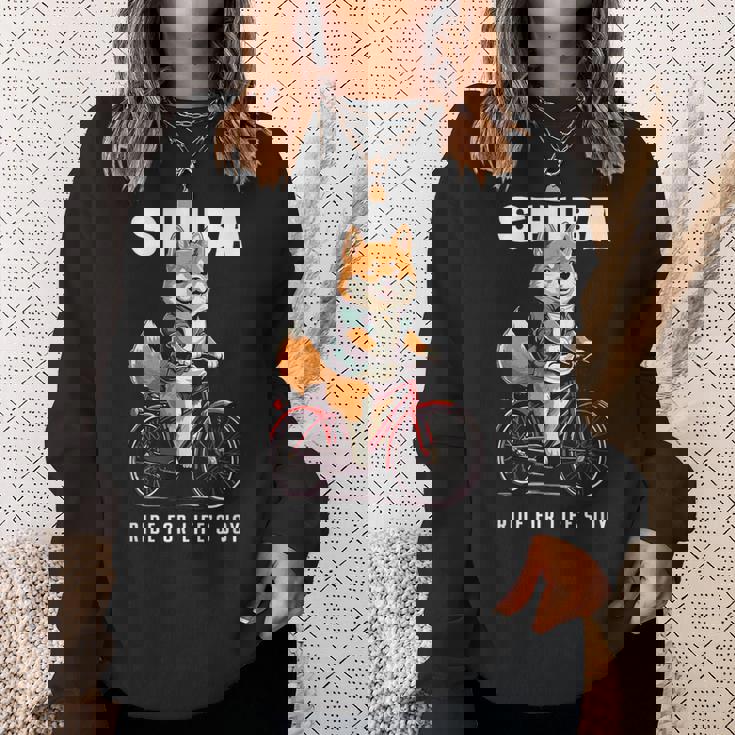 柴犬 いぬ イラスト 柴犬好き 犬好き 自転車 かわいい おもしろ レトロ Ride For Life's Joy スウェットシャツ 彼女への贈り物