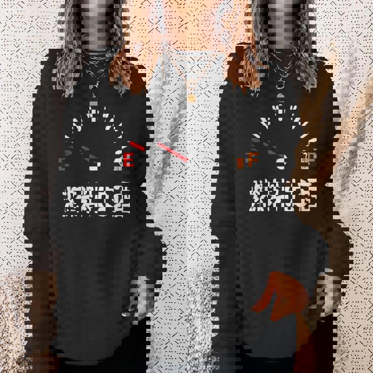 燃料は酒 ネタ 酒好き お酒好き ビール好き 日本酒好き ハイボール好き ジョーク 酒カス 酒呑み おもしろ スウェットシャツ 彼女への贈り物