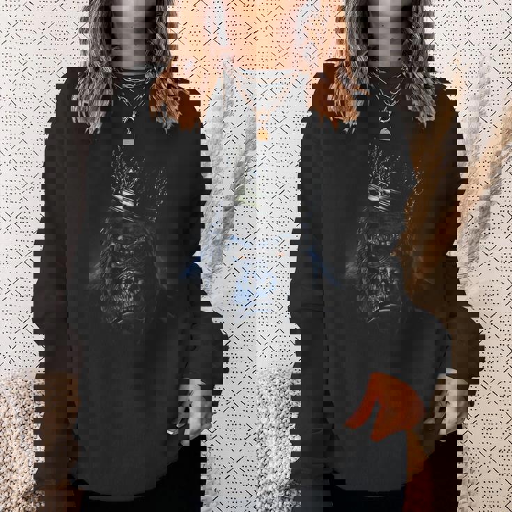 王冠をかぶったロイヤルゴリラ スウェットシャツ 彼女への贈り物