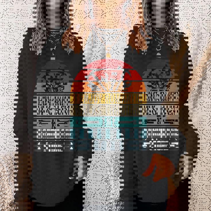 私は金物屋の男たちを長い間ロマンチックな散歩を楽しんでいます スウェットシャツ 彼女への贈り物