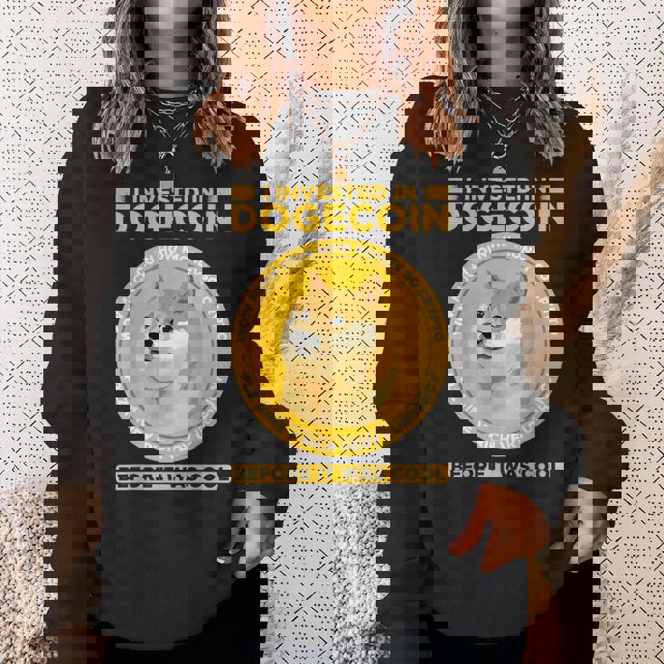 私は面白い暗号通貨のユーモアの前にドージコインに投資しました スウェットシャツ 彼女への贈り物