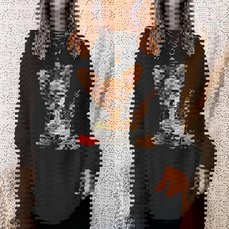 空手犬のチワワがラーメンを食べる、日本、面白いラーメン スウェットシャツ 彼女への贈り物