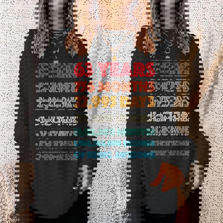 素晴らしい63歳の誕生日プレゼント 面白い レトロ 63歳の誕生日 スウェットシャツ 彼女への贈り物