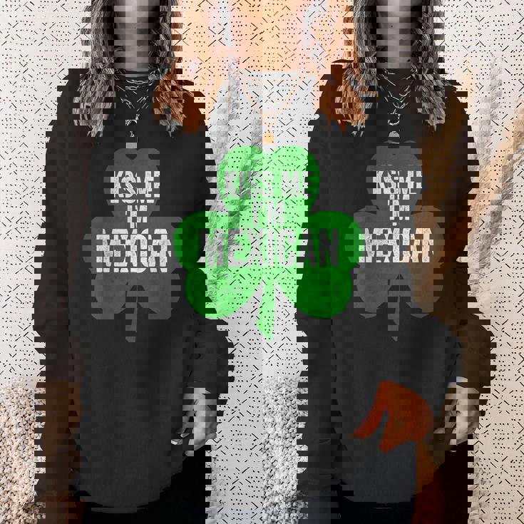 聖パトリックデー 面白いギフト Kiss Me I'm Mexican スウェットシャツ 彼女への贈り物