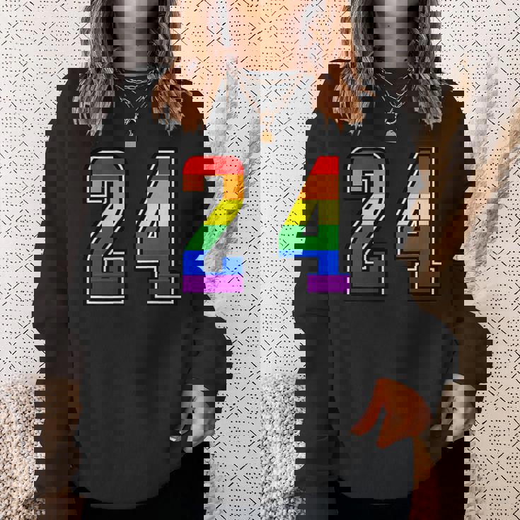 虹 24チーム短期大学スポーツレインボーカラー番号制ユニフォーム スウェットシャツ 彼女への贈り物