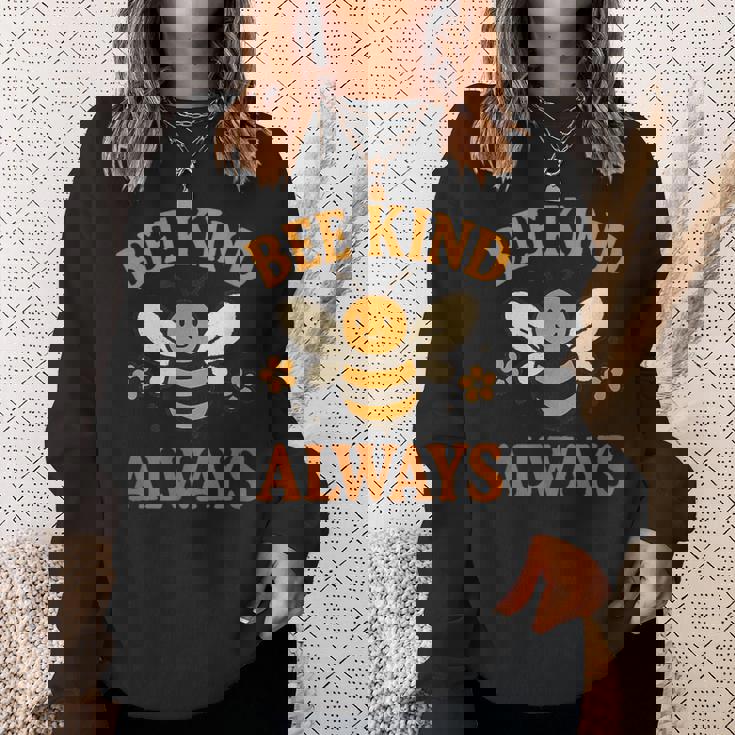 蜂はいつも優しく。先生の優しさ スウェットシャツ 彼女への贈り物