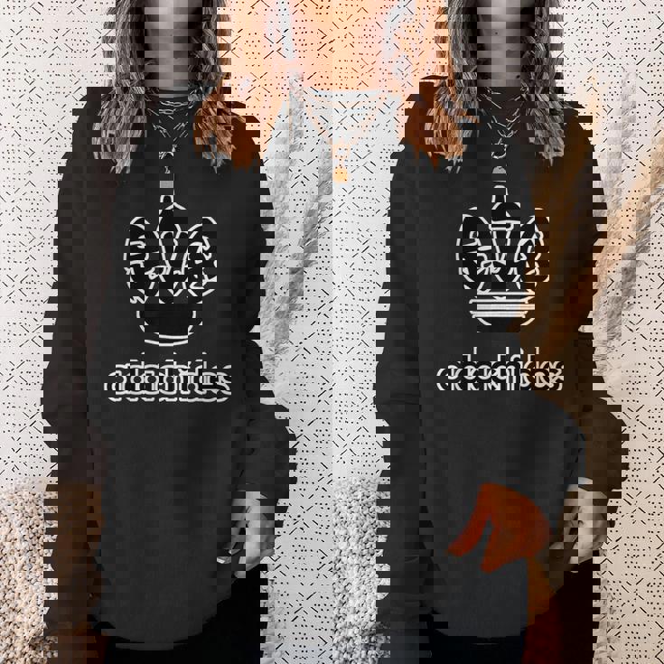 足立です Adachides《23区》足立区 パロディ ブランド【ロゴ ブラック 黒】ジモティ 地元愛 面白 スウェットシャツ 彼女への贈り物