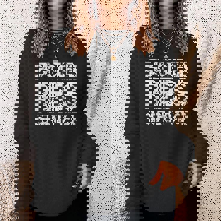 骨折した肋骨サバイバー スウェットシャツ 彼女への贈り物