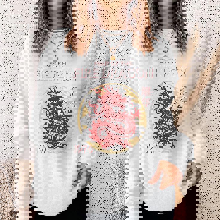 1976年 龍の年 誕生日 1976年 チャイニーズファイアードラゴン 長袖tシャツ スウェットシャツ 彼女への贈り物