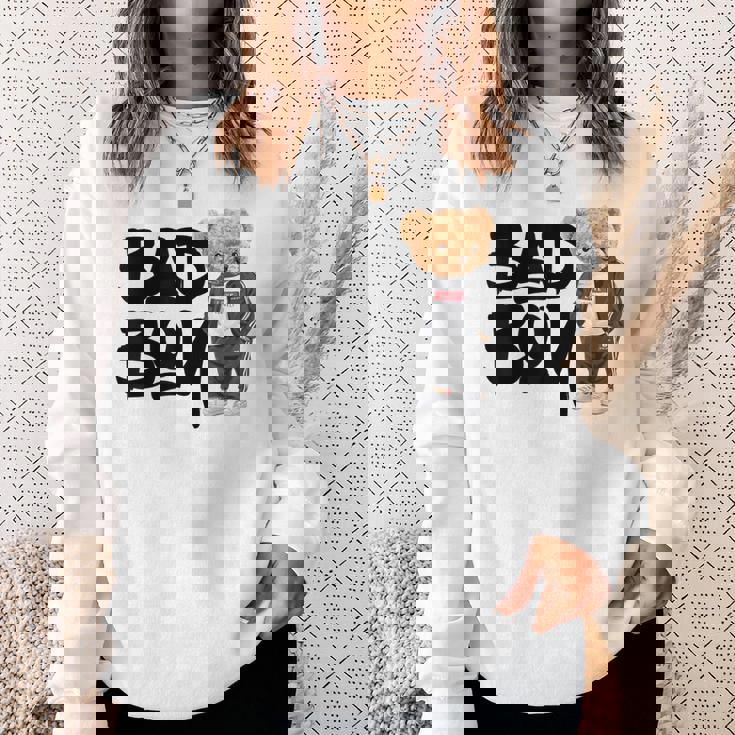 Angry Bad Boystyle、クールなテディベア、バッドボーイグラフィックデザイン。 スウェットシャツ 彼女への贈り物