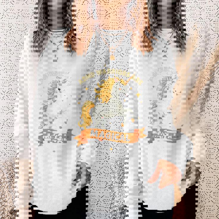 Empowered Adhd Warrior Unicorn Neurodiversity Pride 長袖tシャツ スウェットシャツ 彼女への贈り物