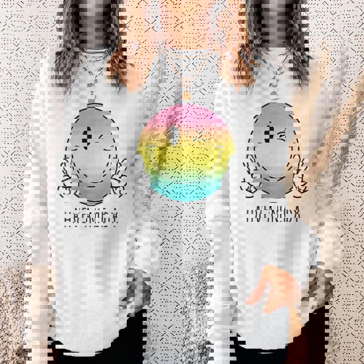 Have A Nice Day Winkingmile Face Peace Wink Happy Face スウェットシャツ 彼女への贈り物