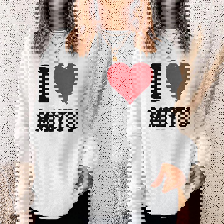 I Heart Miyu ファーストネーム I Love パーソナライズ スウェットシャツ 彼女への贈り物