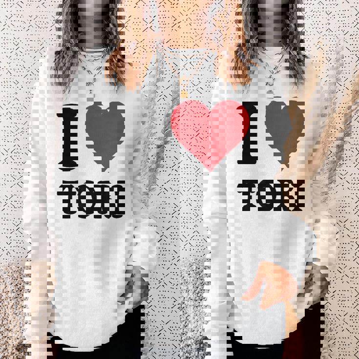 I Heart Tori ファーストネーム I Love パーソナライズ スウェットシャツ 彼女への贈り物