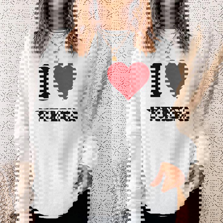 I Heart Yurina ファーストネーム I Love パーソナライズ スウェットシャツ 彼女への贈り物