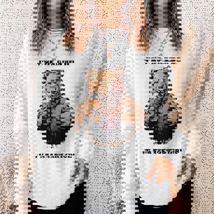 It's Not A Dad Bod、ビールで最高の人生を生きる父熊 長袖tシャツ スウェットシャツ 彼女への贈り物