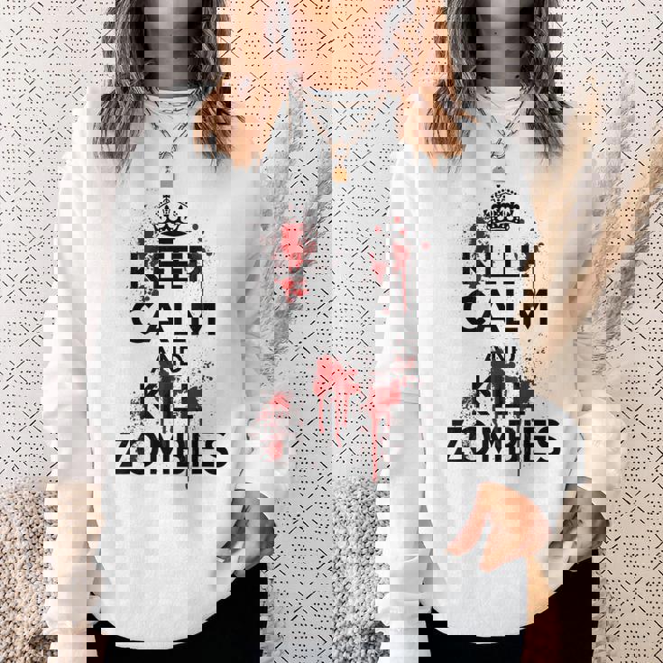 Keep Calm And Kill Zombies Carry Bloodplatter On スウェットシャツ 彼女への贈り物