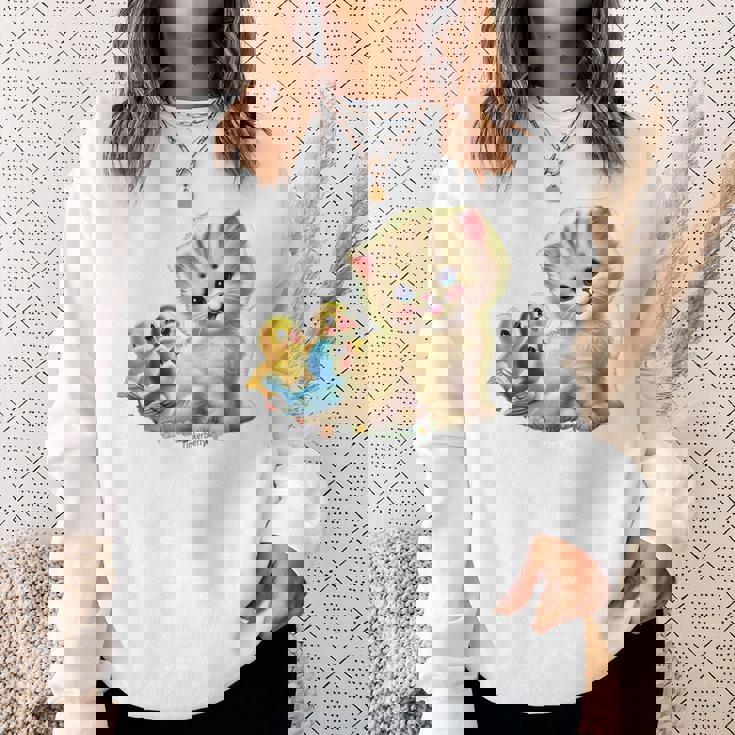 Kitten With Happy Little Birds スウェットシャツ 彼女への贈り物