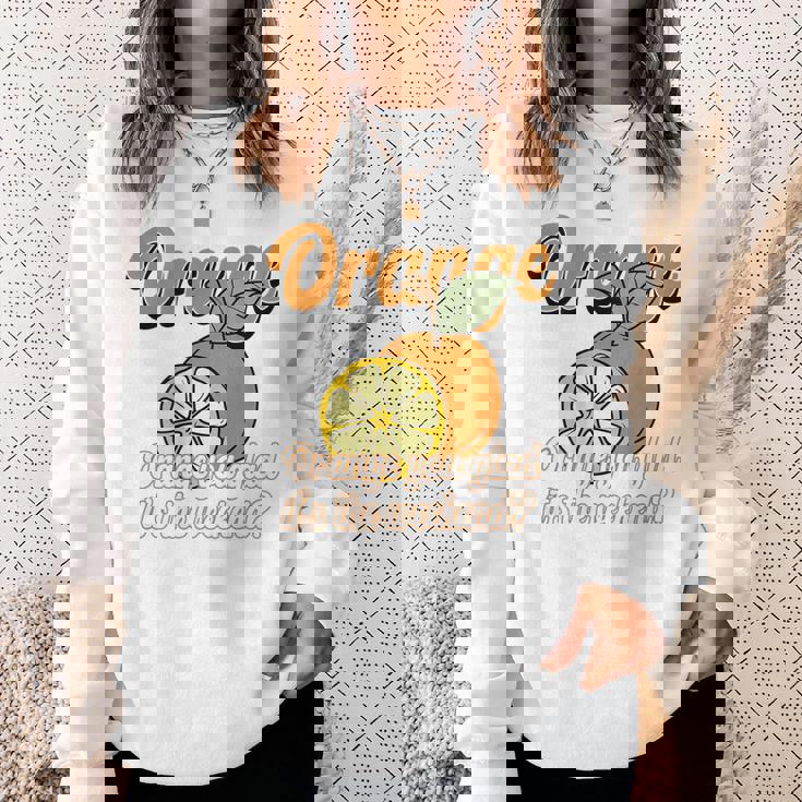 Orange You Glad It's The Weekend Fun Citrus Fruit Back スウェットシャツ 彼女への贈り物