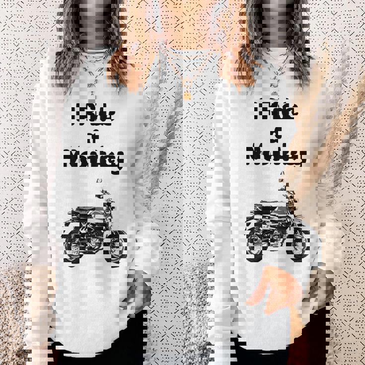 I Ride A Monkey オートバイ ミニバイクシャツ スウェットシャツ 彼女への贈り物