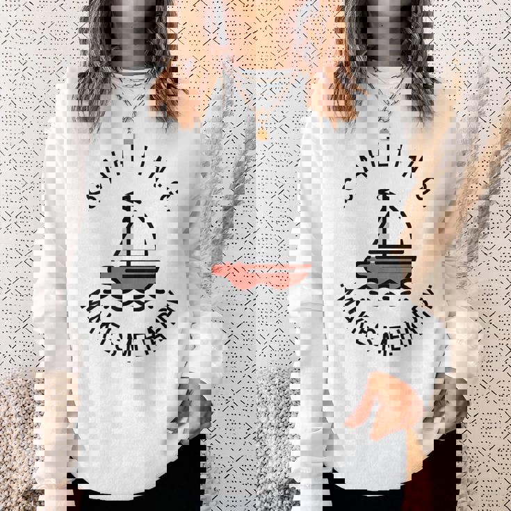 Sailing Makes Me Happy レッド ヨット スウェットシャツ 彼女への贈り物