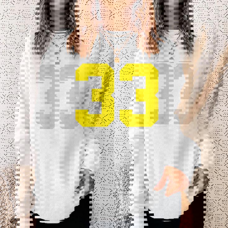 イエローナンバー33 背面 スポーツチーム ジャージ番号 スウェットシャツ 彼女への贈り物