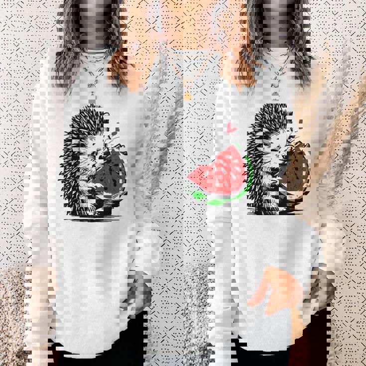 スイカの誕生日を食べるキュートで愛らしいハリネズミ スウェットシャツ 彼女への贈り物