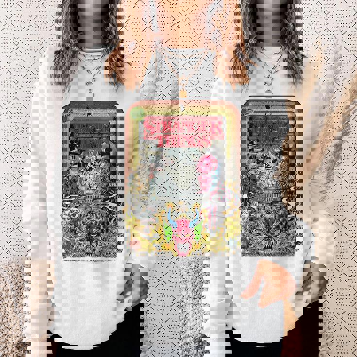 ストレンジャー・シングス プロモコミック The Partyecna セピア ヴィンテージ スウェットシャツ 彼女への贈り物