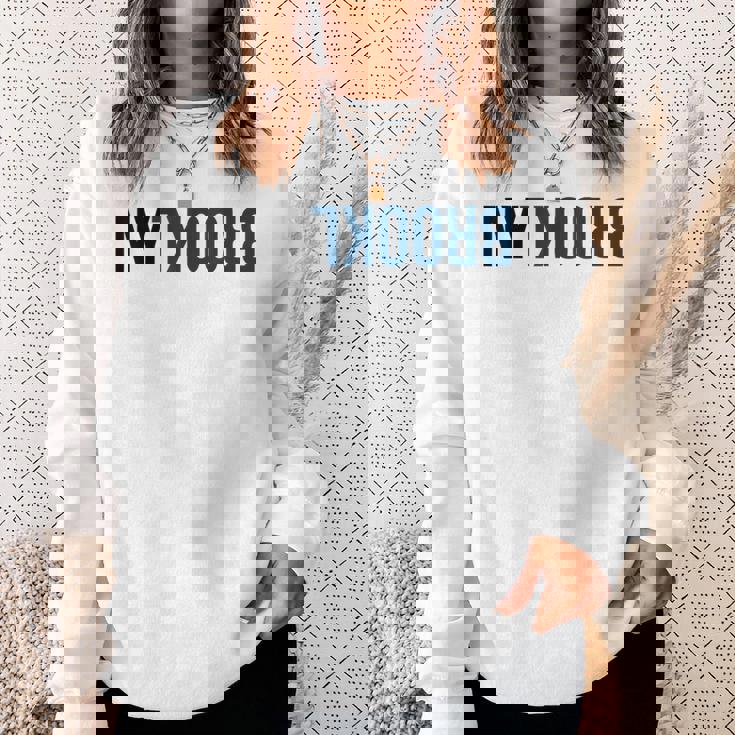 ニューヨークのファンのためのニューヨークブルックリンクリエイティブフリップデザイン スウェットシャツ 彼女への贈り物