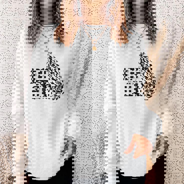 バック プリントを見る Idle Fury Don't Crykeleton Praying 泣かないで 祈る骸骨 スウェットシャツ 彼女への贈り物