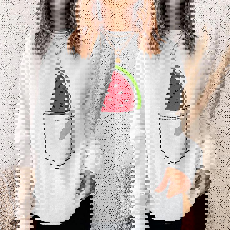 ポケットに入ったスイカのポケットプリントの面白いスイカ。 スウェットシャツ 彼女への贈り物