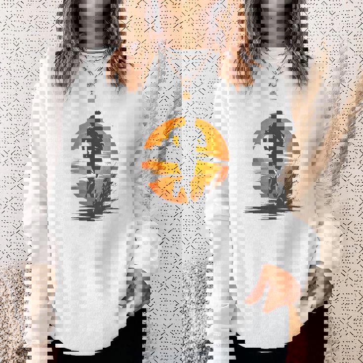 ランニング・ガイ・グラフィック・アスレティックス スウェットシャツ 彼女への贈り物