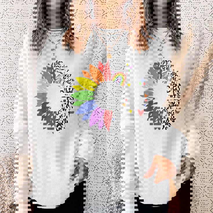 レインボー ヒマワリ ハッピー プライド スウェットシャツ 彼女への贈り物