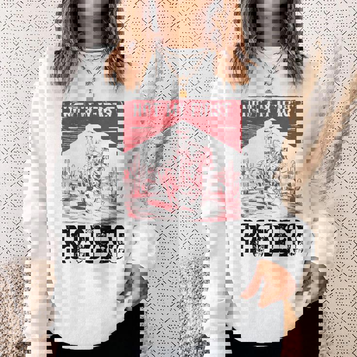 ヴィンテージ・ノット・マイ・ファースト・ロデオ、ファニー・ライディング・カウボーイ・ロデオ スウェットシャツ 彼女への贈り物