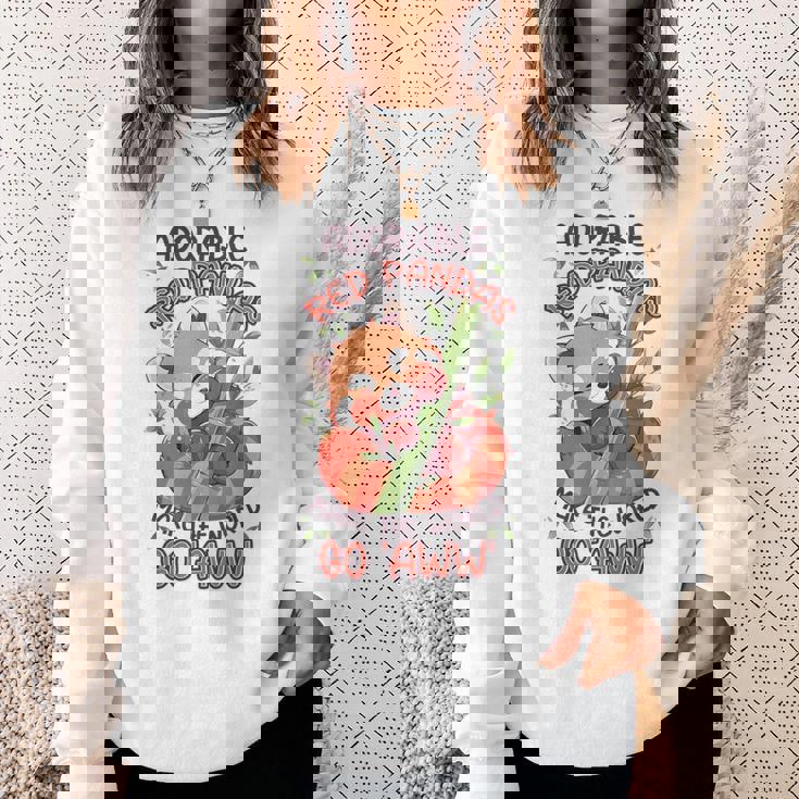 愛らしいレッサーパンダが世界を「Aww」にします。 スウェットシャツ 彼女への贈り物