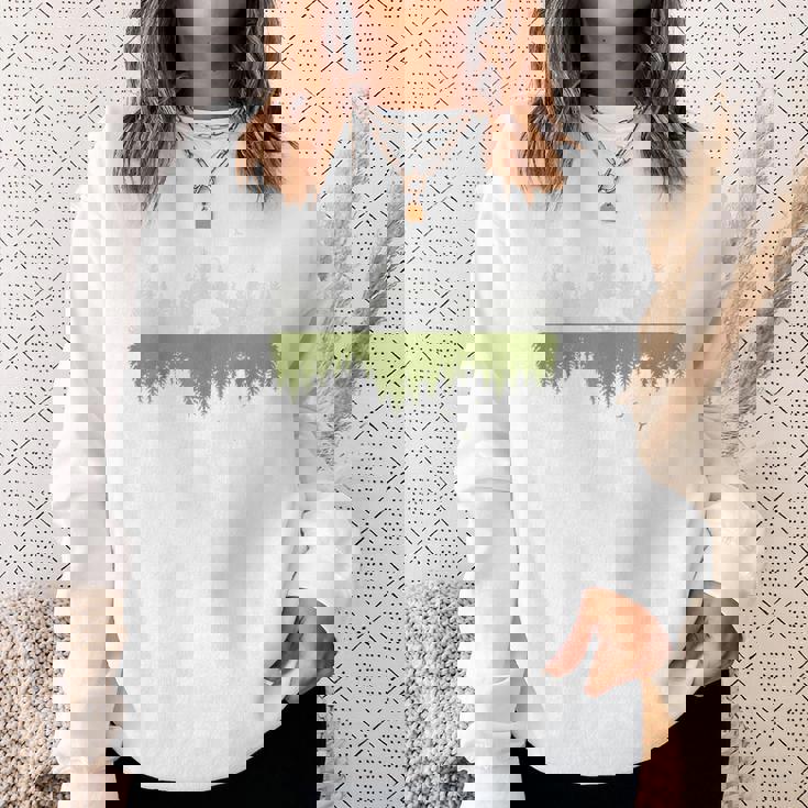 木 反射 クマ 野生動物 森 自然 動物 アウトドア スウェットシャツ 彼女への贈り物