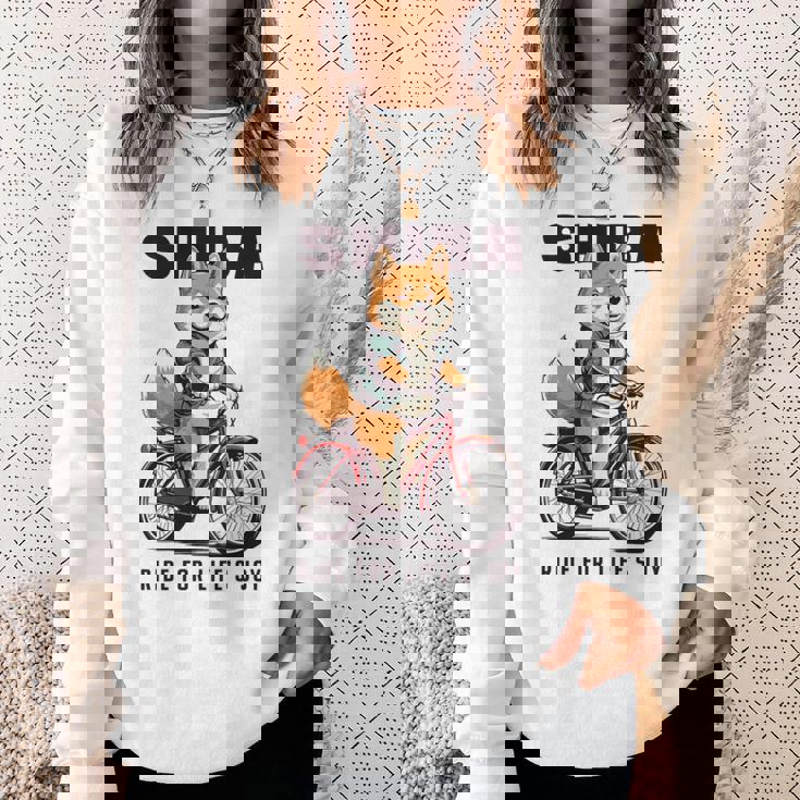 柴犬 いぬ イラスト 柴犬好き 犬好き 自転車 かわいい おもしろ レトロ Ride For Life's Joy 長袖tシャツ スウェットシャツ 彼女への贈り物