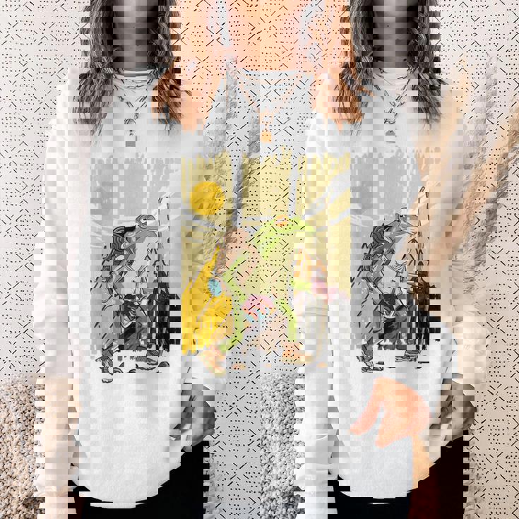 楽しいカエル ハイキングと登山愛好家 スウェットシャツ 彼女への贈り物