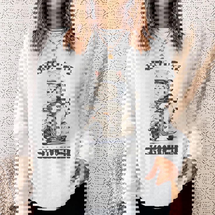 猫 ネコ 白猫 イラスト 原付 スクーター バイク 猫好き バイク好き かわいい おもしろ レトロ Neko Life 長袖tシャツ スウェットシャツ 彼女への贈り物