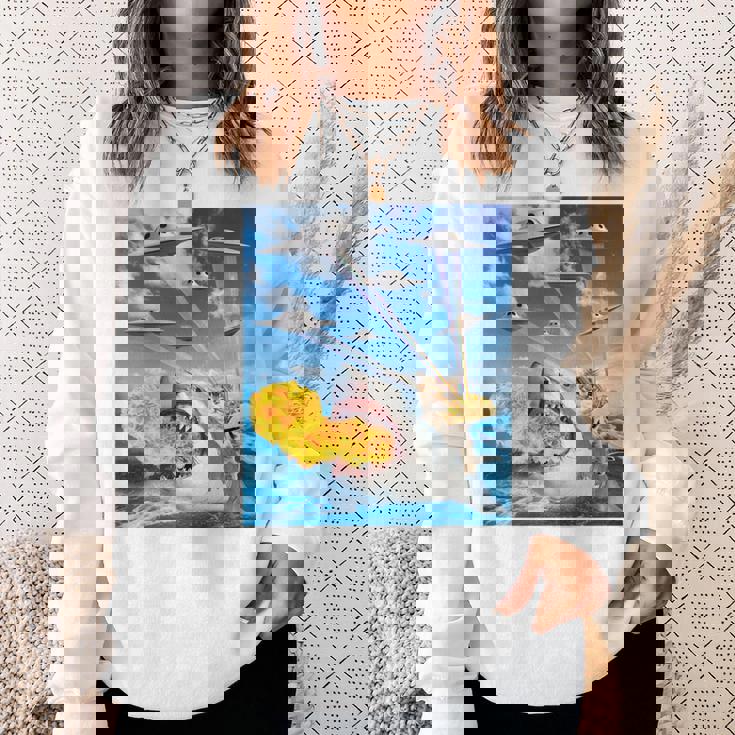 猫に乗って火を吐くサメレインボーレーザータコス 長袖tシャツ スウェットシャツ 彼女への贈り物