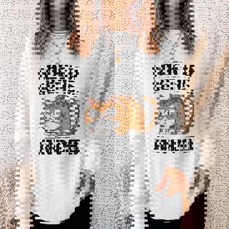 皮肉な猫好き 面白い 内向的 反社会的 不機嫌そうなキティ スウェットシャツ 彼女への贈り物