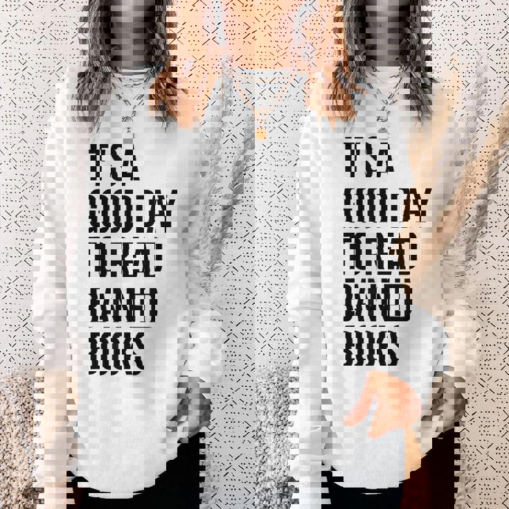 禁止された本を読むのに良い日だ面白いヴィンテージ スウェットシャツ 彼女への贈り物