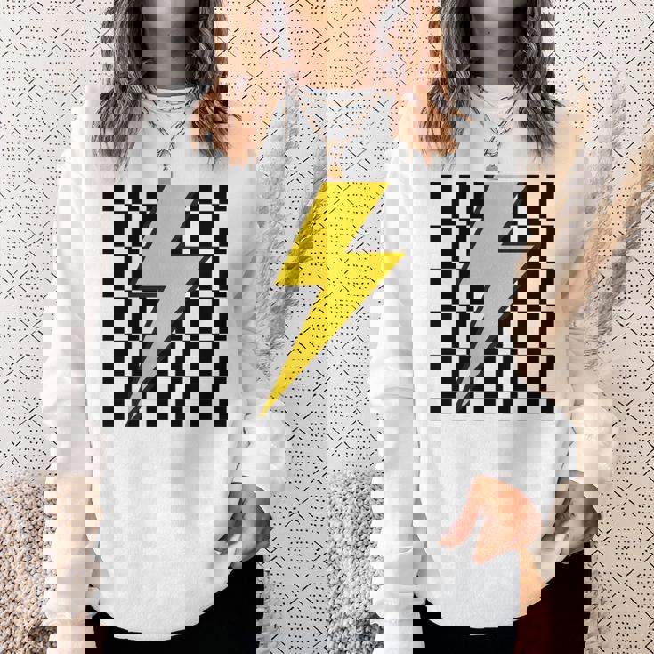 黄色の稲妻チェッカー審美的レーシング 長袖tシャツ スウェットシャツ 彼女への贈り物