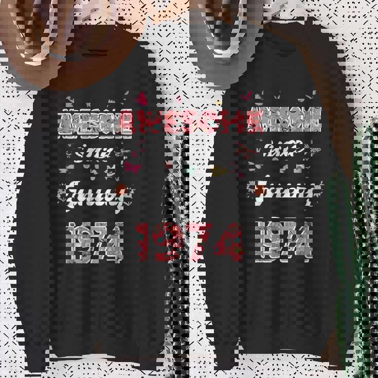 1974年1月から素晴らしい花、1974年1月の誕生日。 スウェットシャツ 年配の女性への贈り物