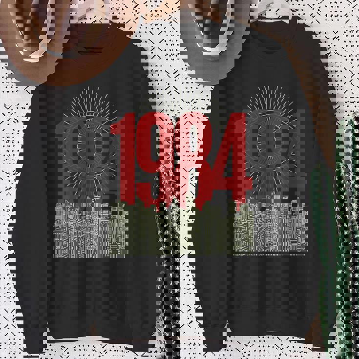 1984 文学 クラシック ブックテーマ ヴィンテージ スウェットシャツ 年配の女性への贈り物