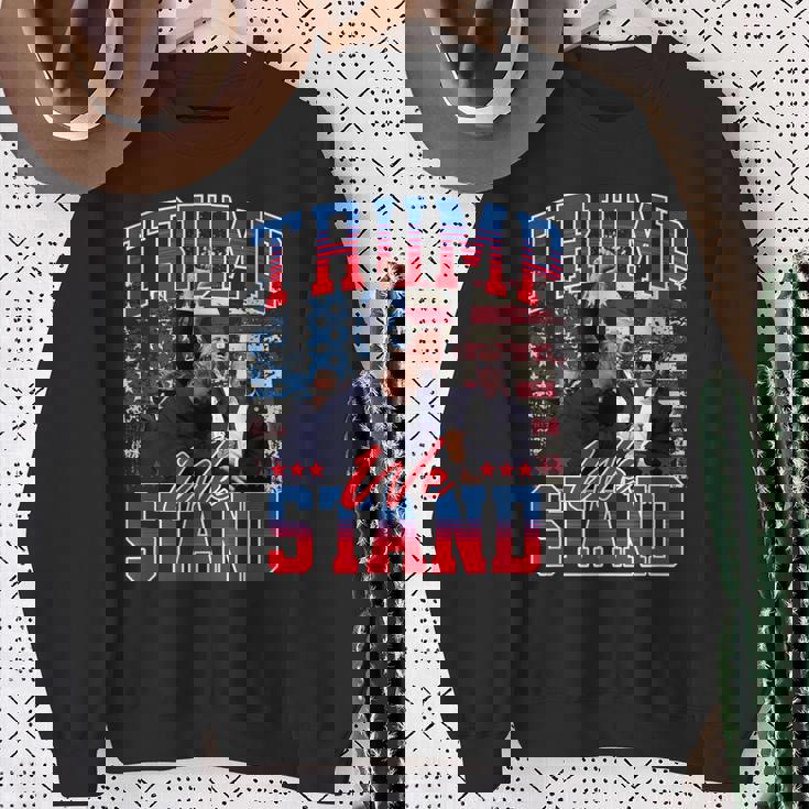 2024 選挙集会での銃撃を生き延びたドナルド・トランプの大統領選への戦いは終わらない スウェットシャツ 年配の女性への贈り物