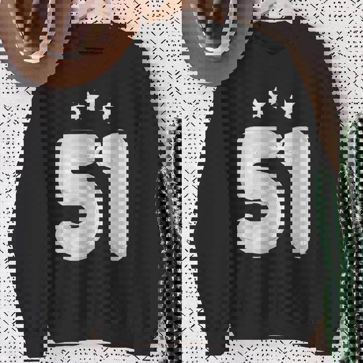 51 歳の誕生日番号 51 バルーン 51 歳の誕生日 スウェットシャツ 年配の女性への贈り物