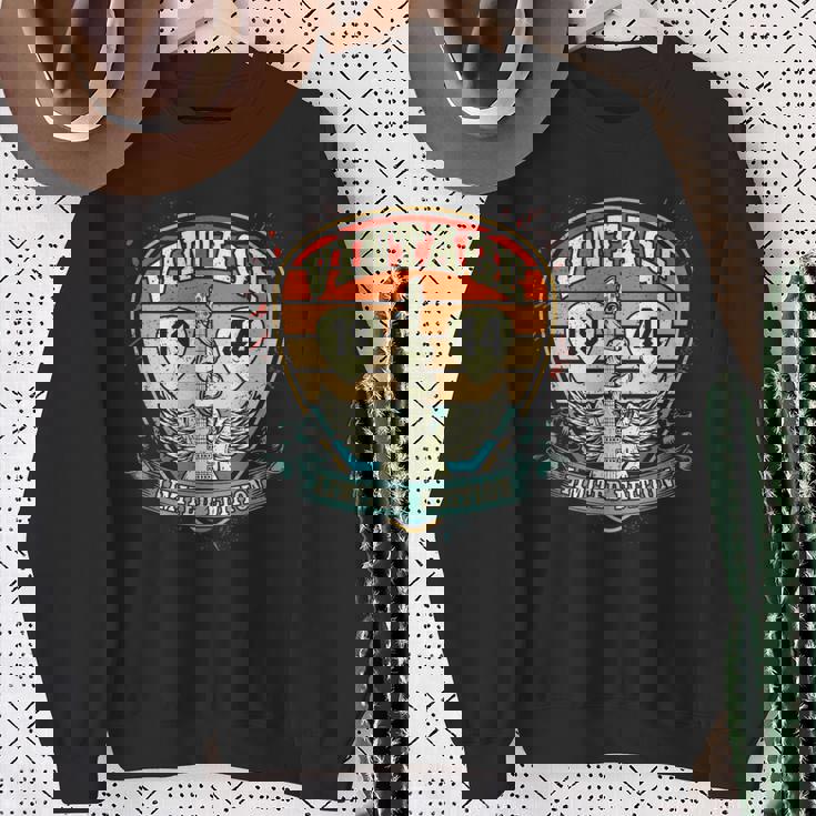 81 歳のギフト ヴィンテージ 1944 年生まれ レトロ 81 歳の誕生日 スウェットシャツ 年配の女性への贈り物