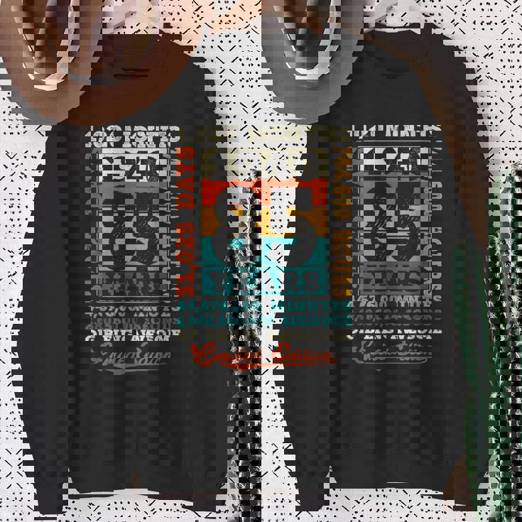 85歳 1020ヶ月 Of Being Awesome 1940 85歳の誕生日 スウェットシャツ 年配の女性への贈り物